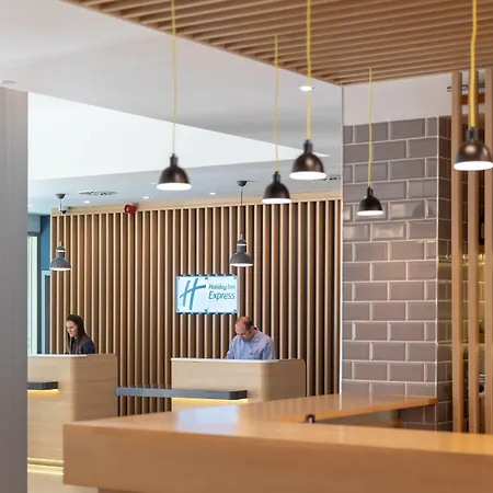 Express - - Plaza Saldanha By Ihg فندق