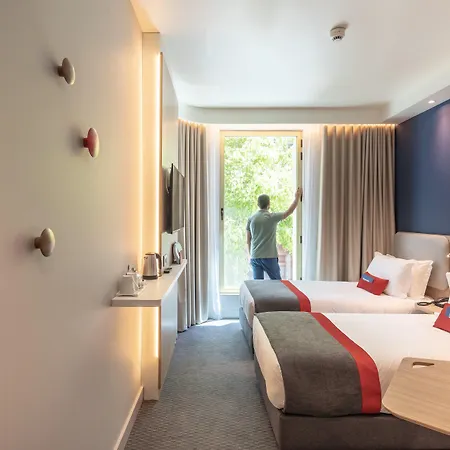 Express - - Plaza Saldanha By Ihg Отель 3*