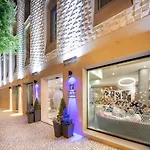 Отель Express - - Plaza Saldanha By Ihg 3*